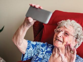 ارتباطات مجازی صرف، حس تنهایی افراد مسن را بدتر می‌کند